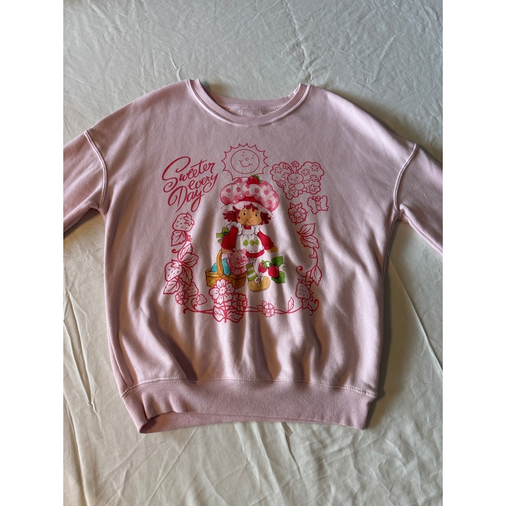 Strawberry Shortcakeā Sweatshirt Womens S Pink Sweeter Every Day Graphic